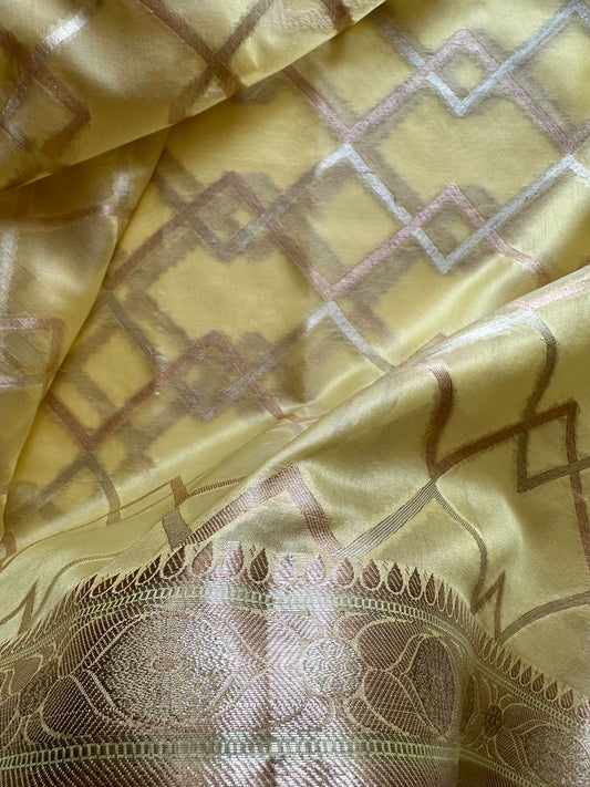 Aarushi Silk Tissue Saree